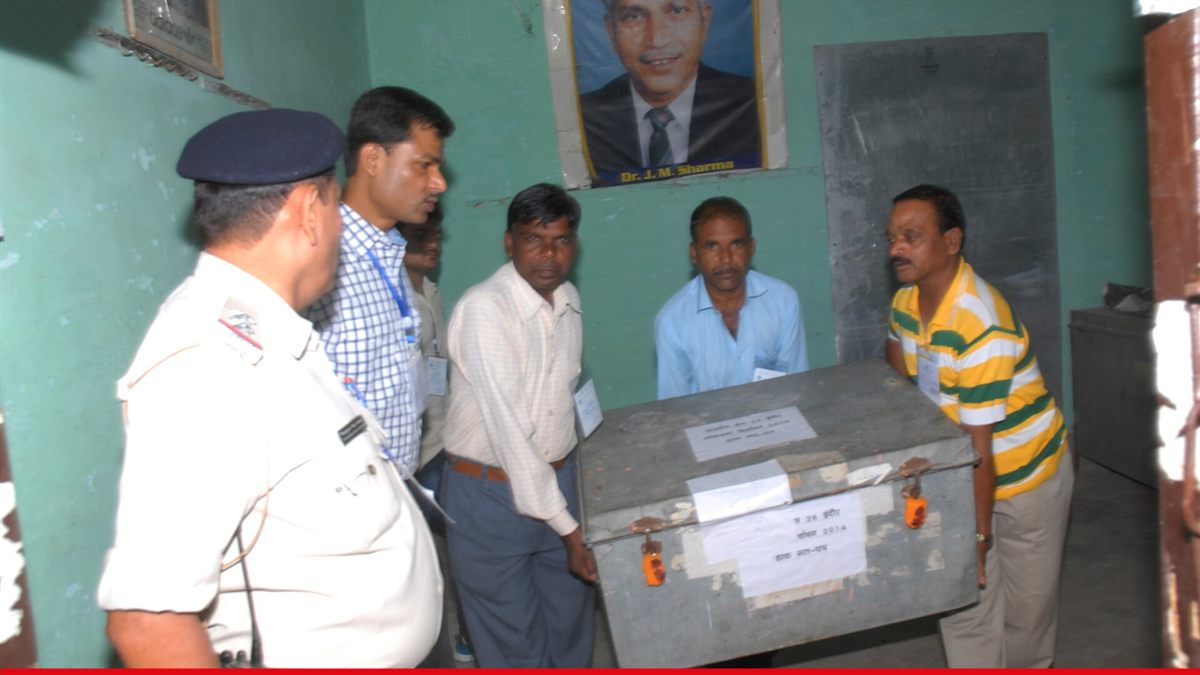 ప్రత్యేక ఓటరు నమోదు శిబిరాలకు నిరాశాజనక స్పందన.. రెండు రోజుల్లో తక్కువ హాజరు